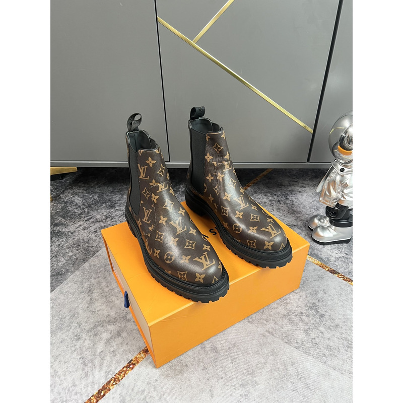 l**is V*t*n beaubourg ankle boots