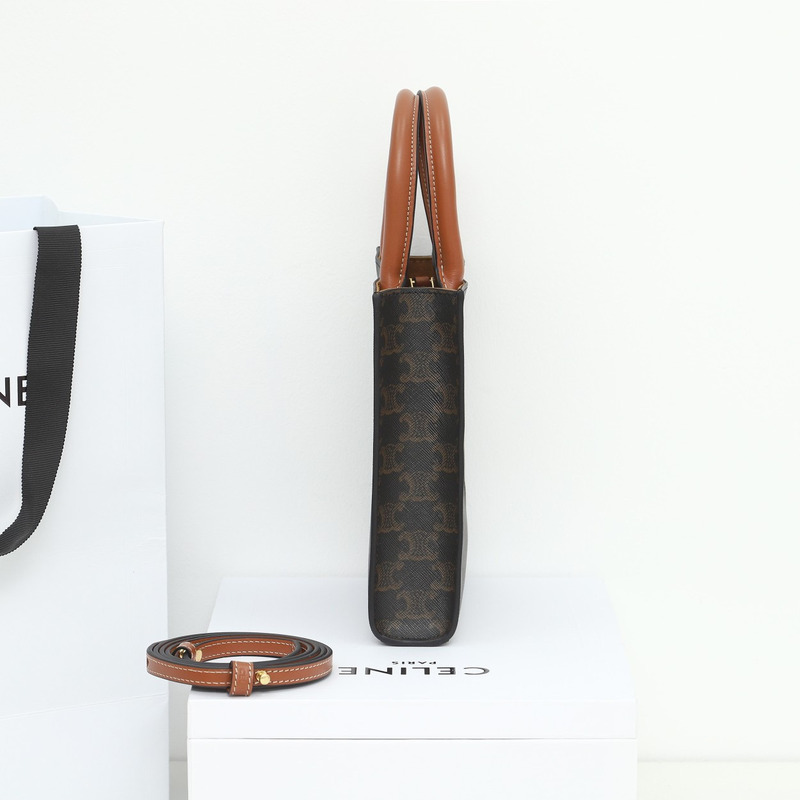Ce**e triomphe small vertical tote