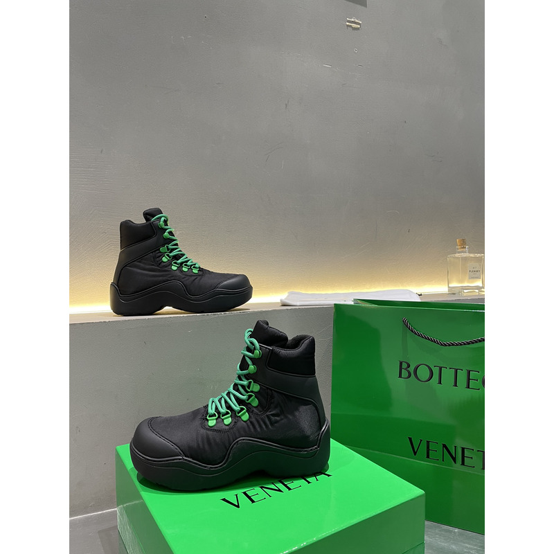 Bo*te*ga ve*ne*ta puddle bomber lace-up boots black