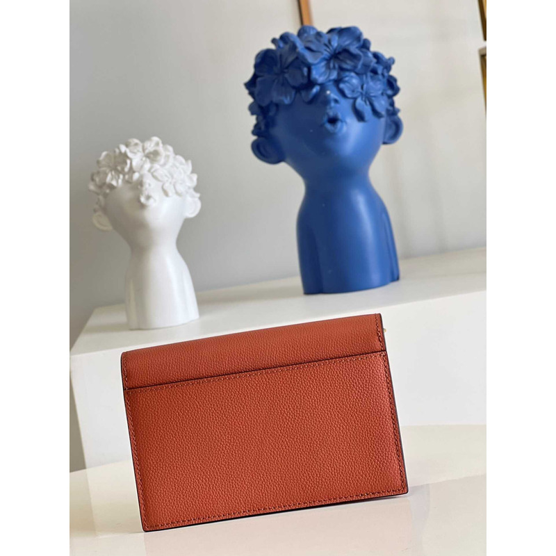 l**is V*t*n  mylockme chain bag red