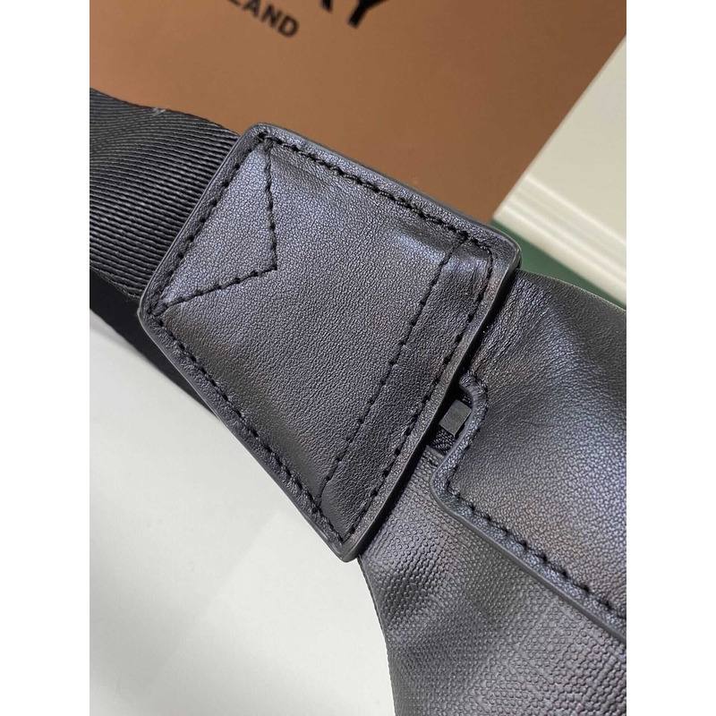 B**rry checked belt bag