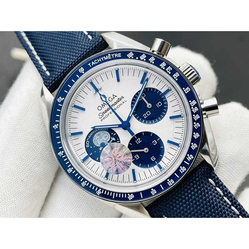 Omega Speedmaster Apollo Xiii Silver Snoopy Award Ref-31032425002001