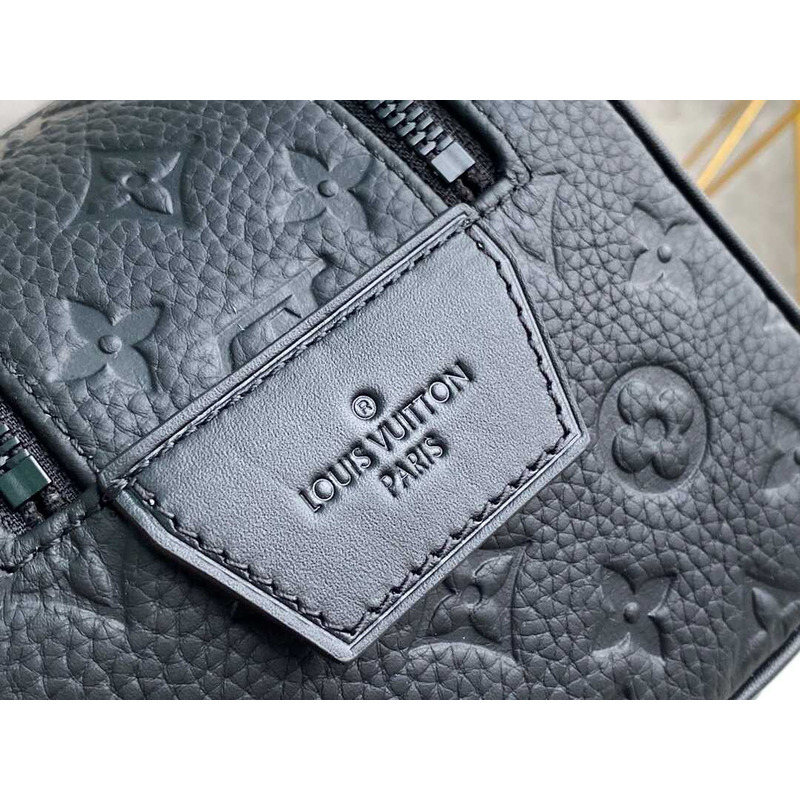 l**is V*t*n  dopp kit taurillon monogram
