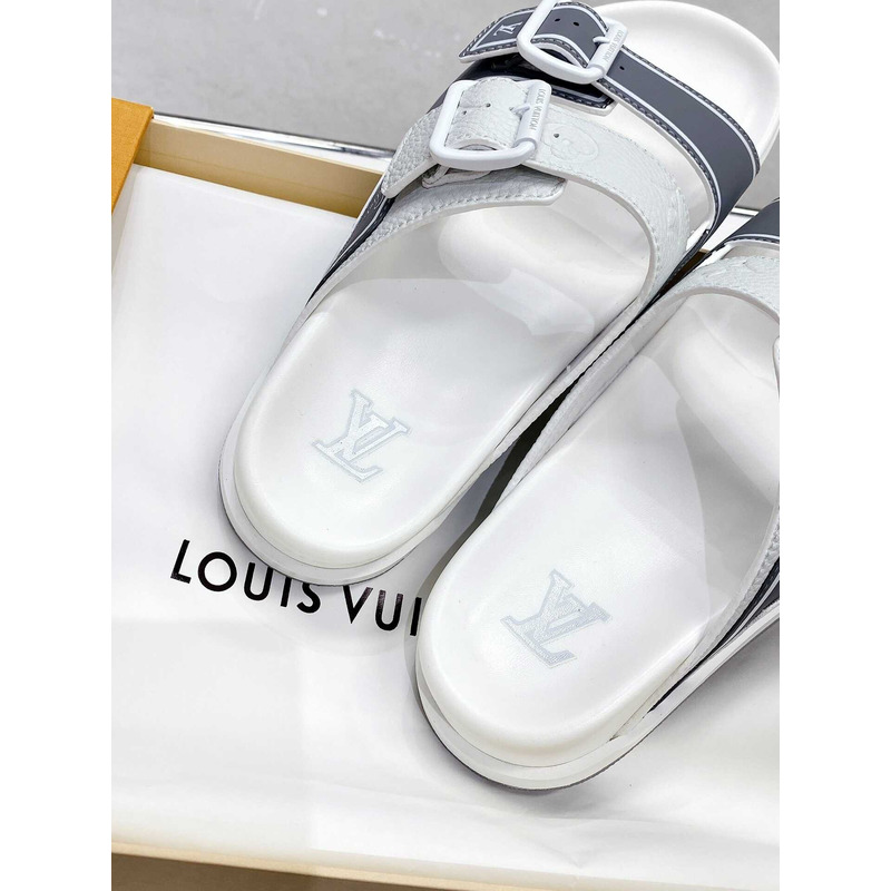 l**is V*t*n leather sandals in grey