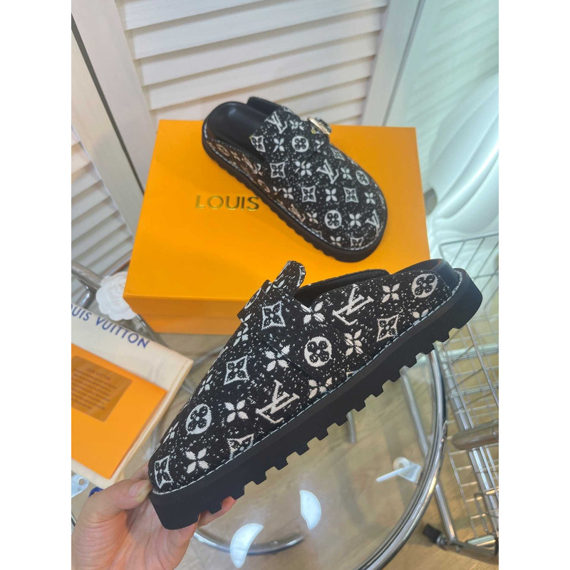 l**is V*t*n cosy sandals black