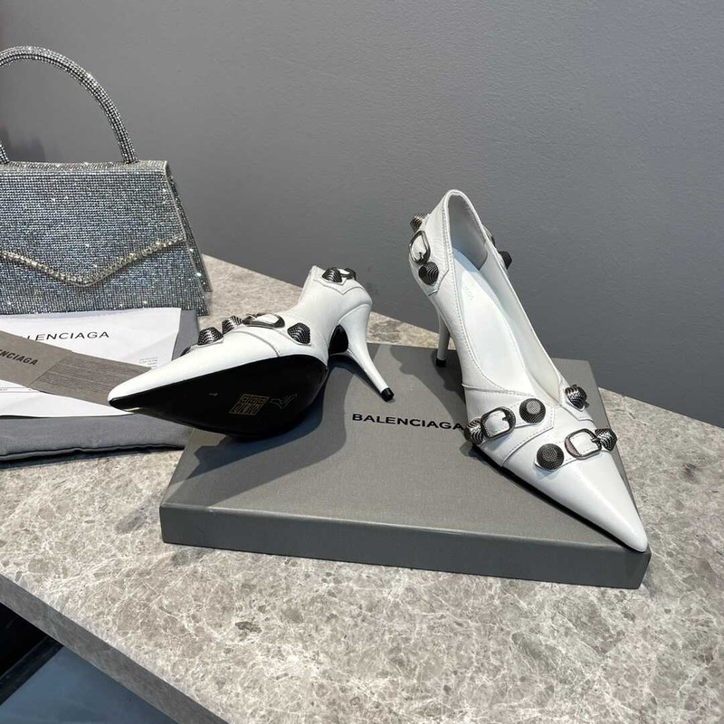 Ba*len*cia*ga cagole leather pumps white