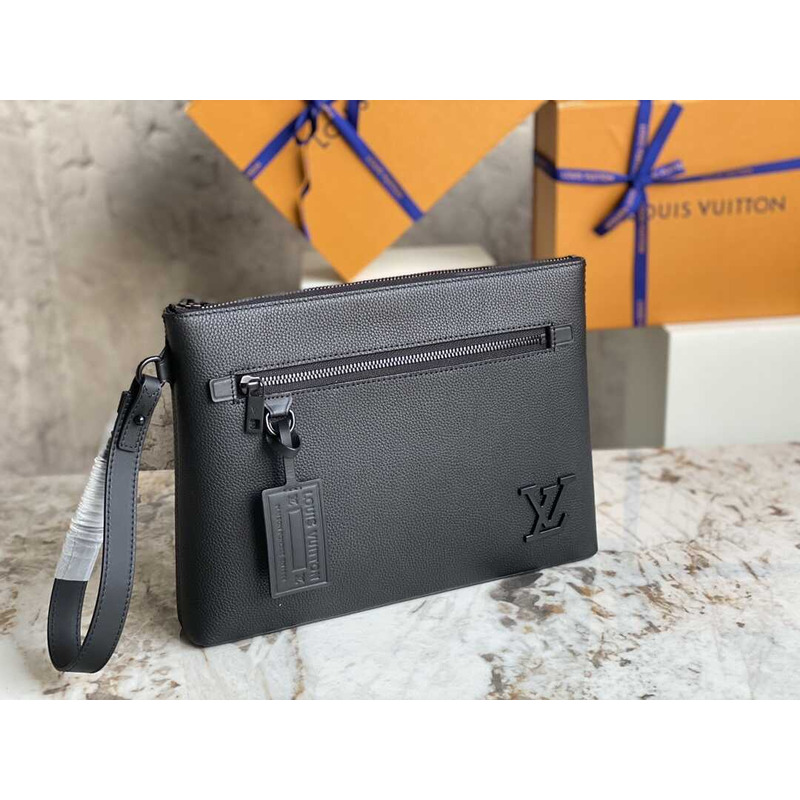 l**is V*t*n takeoff handbag black