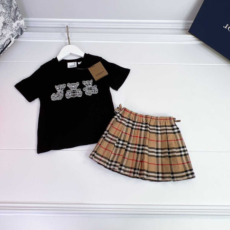 B**rry kids black t-shirt with teddy bear and vintage check pleated skirt