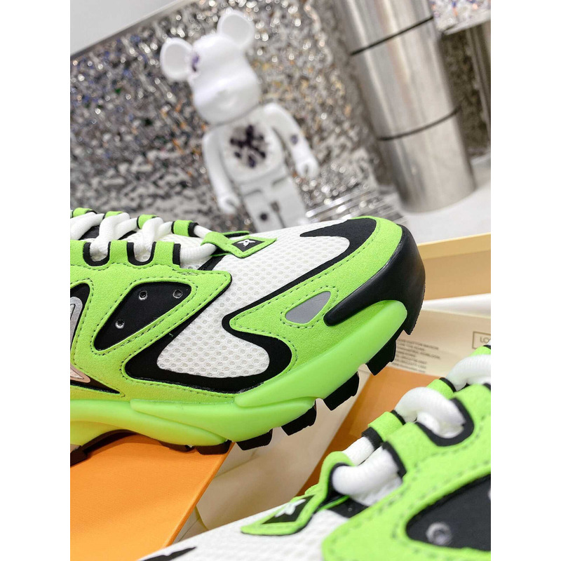 l**is V*t*n runner tatic sneakers green