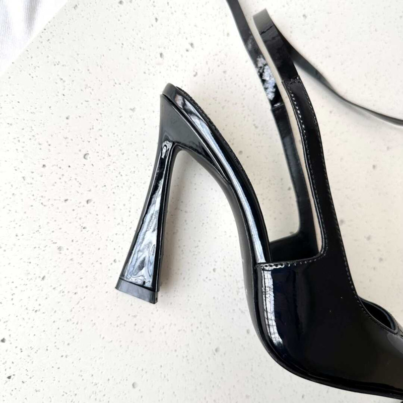 Saint Laurent Black ‘Blade’ Pumps
