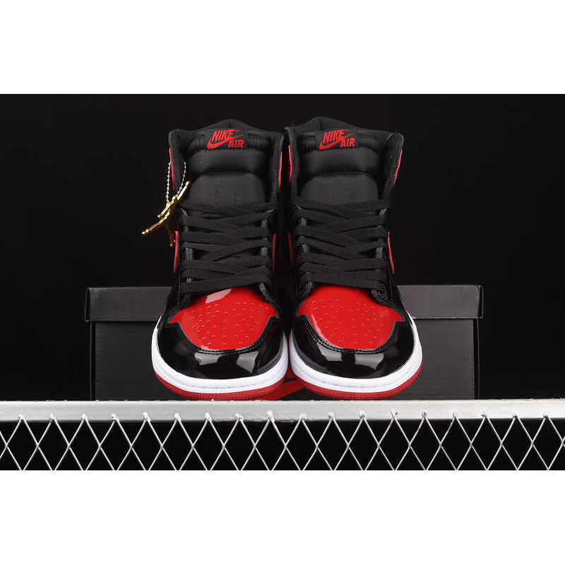Nike Air Jordan 1 Retro High OG \
