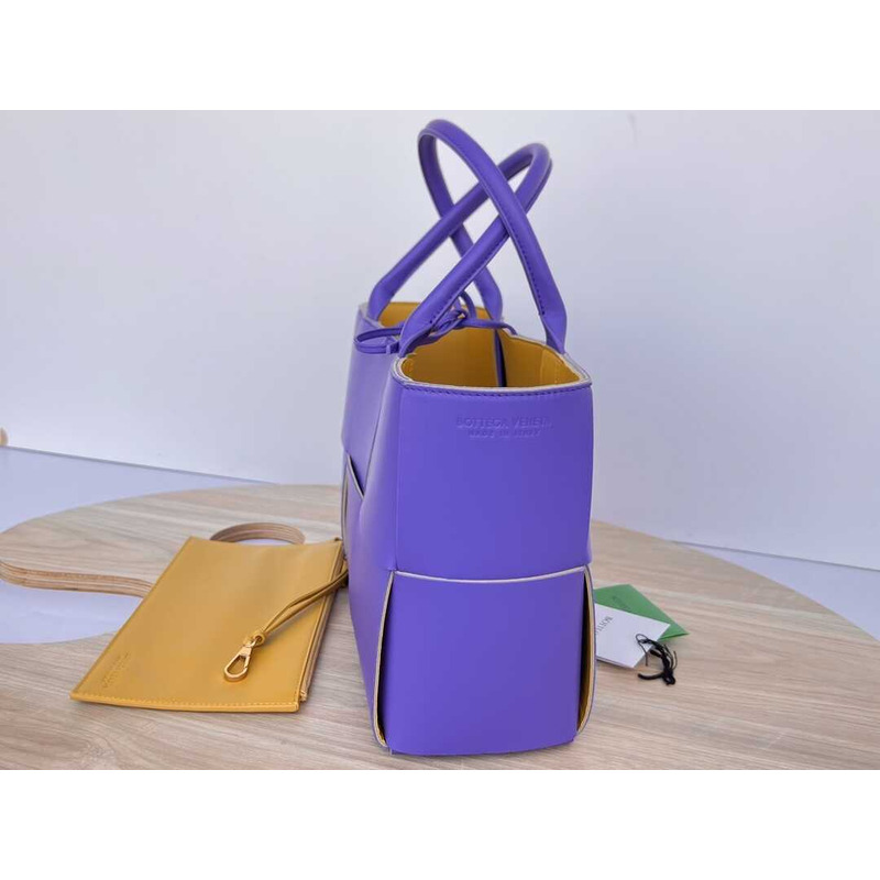 Bo*te*ga ve*ne*ta arco lambskin leather tote bag purple