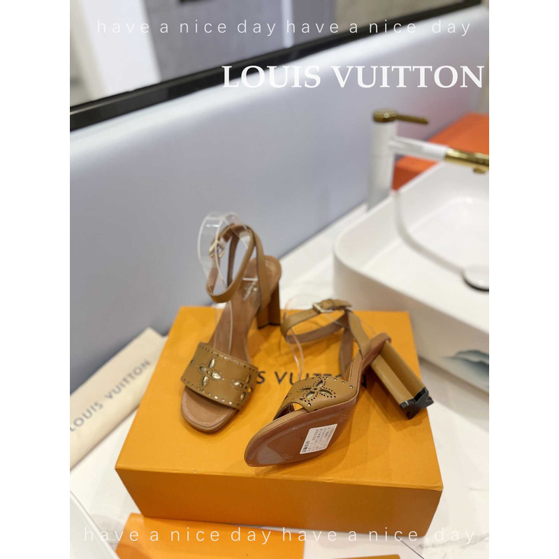 l**is V*t*n leather sandal tan