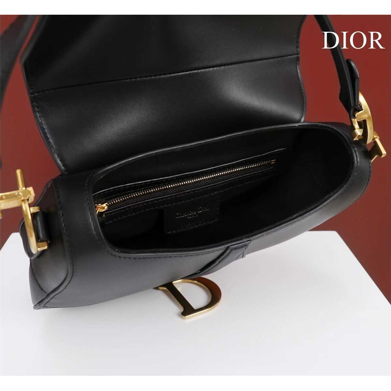 D*or saddle bag medium calfskin gold hardware black