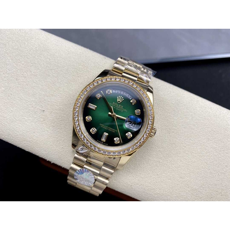 rolex day-date 36 green ombre Di*m*nd bezel