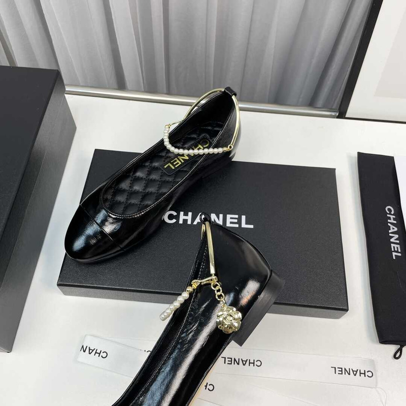 Ch*el plain leather logo ballet shoes black
