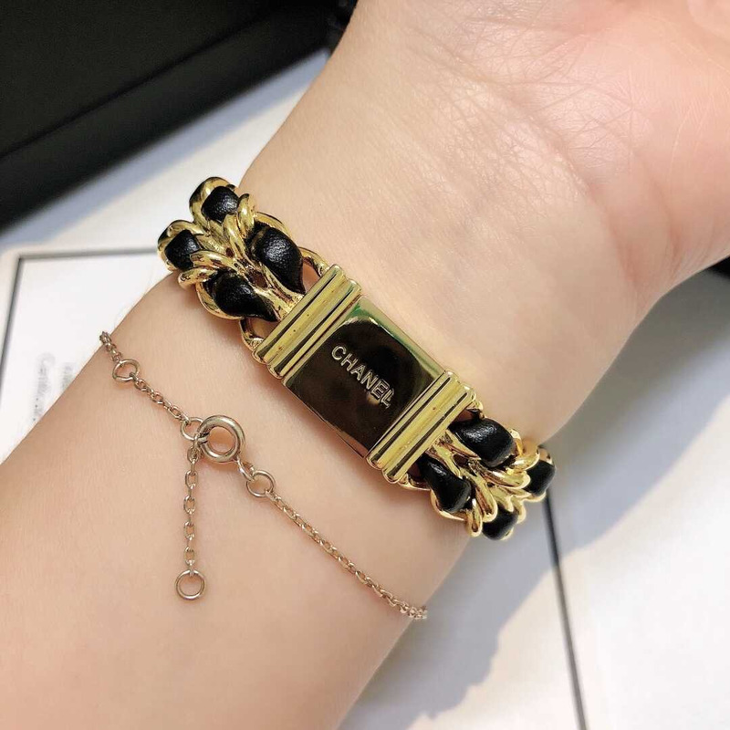 Ch*el vintage premier watch gold black