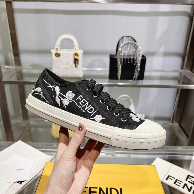 F**di dominos canvas low shoes black