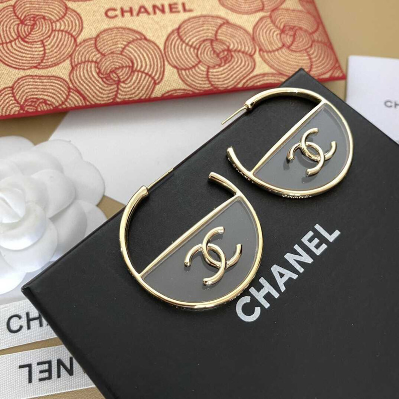 Ch*el hoop earring gold