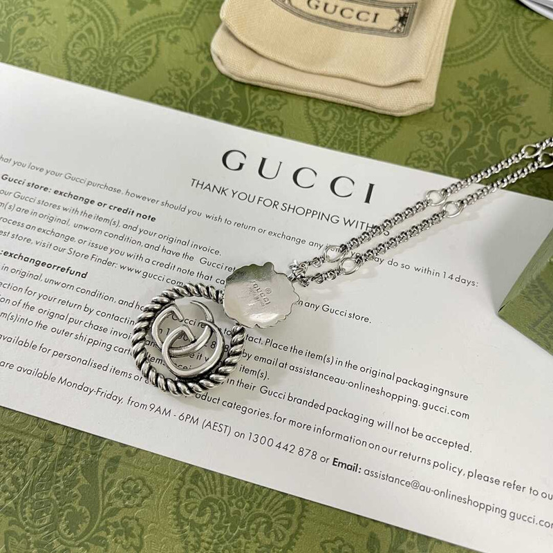 G*u*i gg vintage print necklace