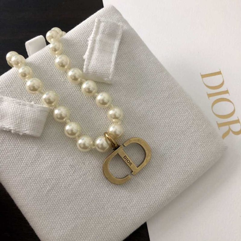 D*or crystal cd pearl necklace