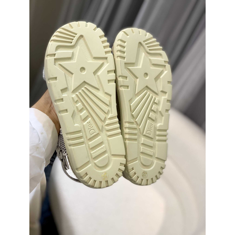 D*or straw sandals white