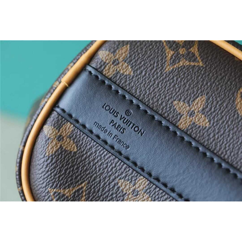 l**is V*t*n zoooom with friends original flower keepall