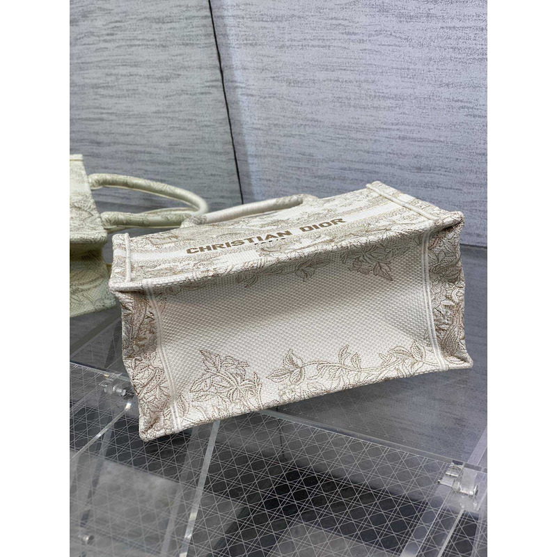 D*or small D*or book tote handbag embroidery