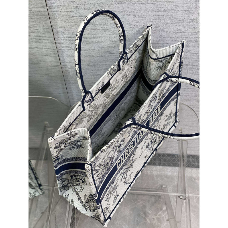 D*or large D*or book tote handbag embroidery