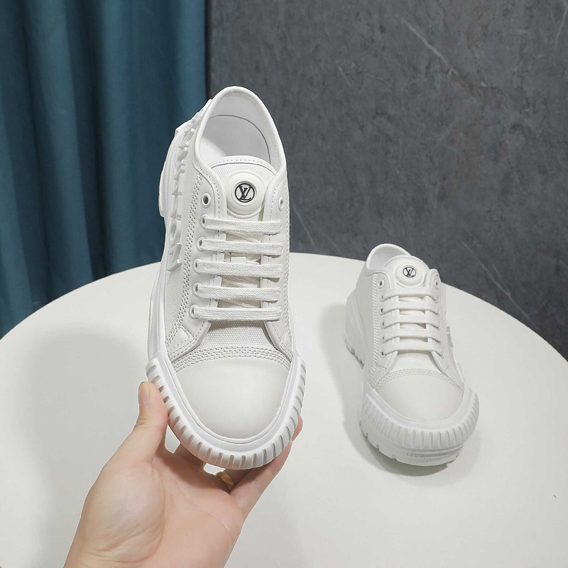 l**is V*t*n lv squad sneaker white