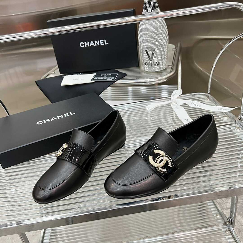 Ch*el  classic logo loafers all black