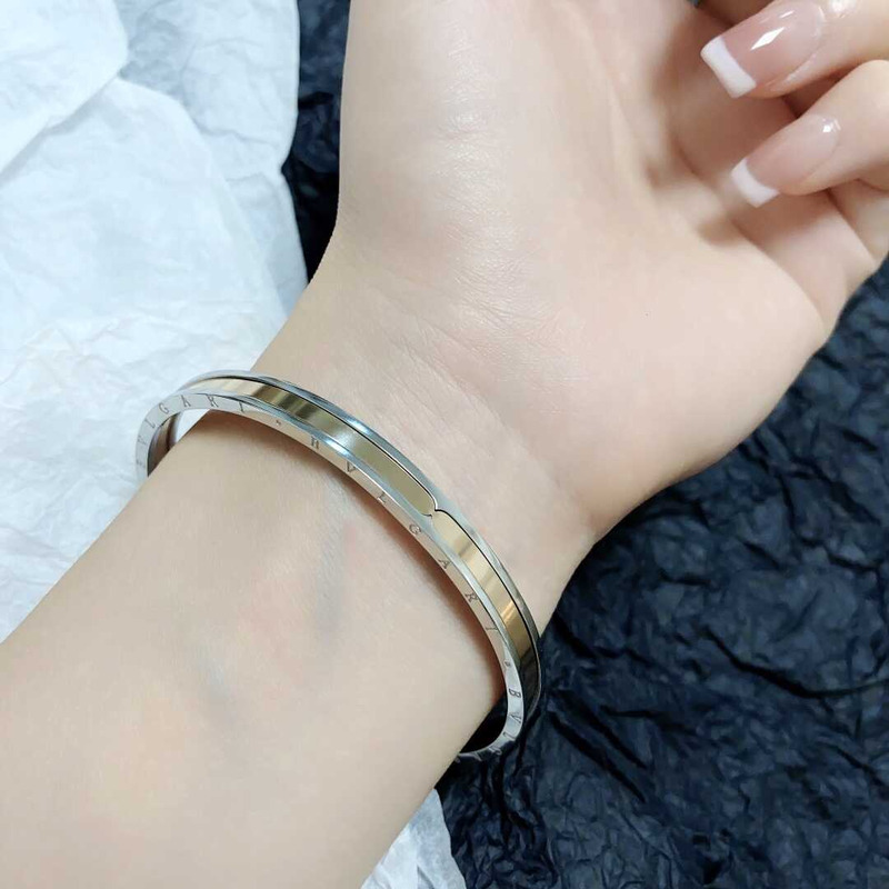 B*l*ai edge lettering logo bracelet silver