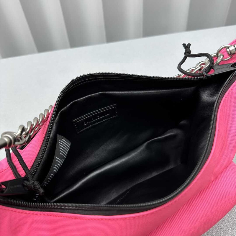 Ba*len*cia*ga raver medium nylon shoulder bag bright pink