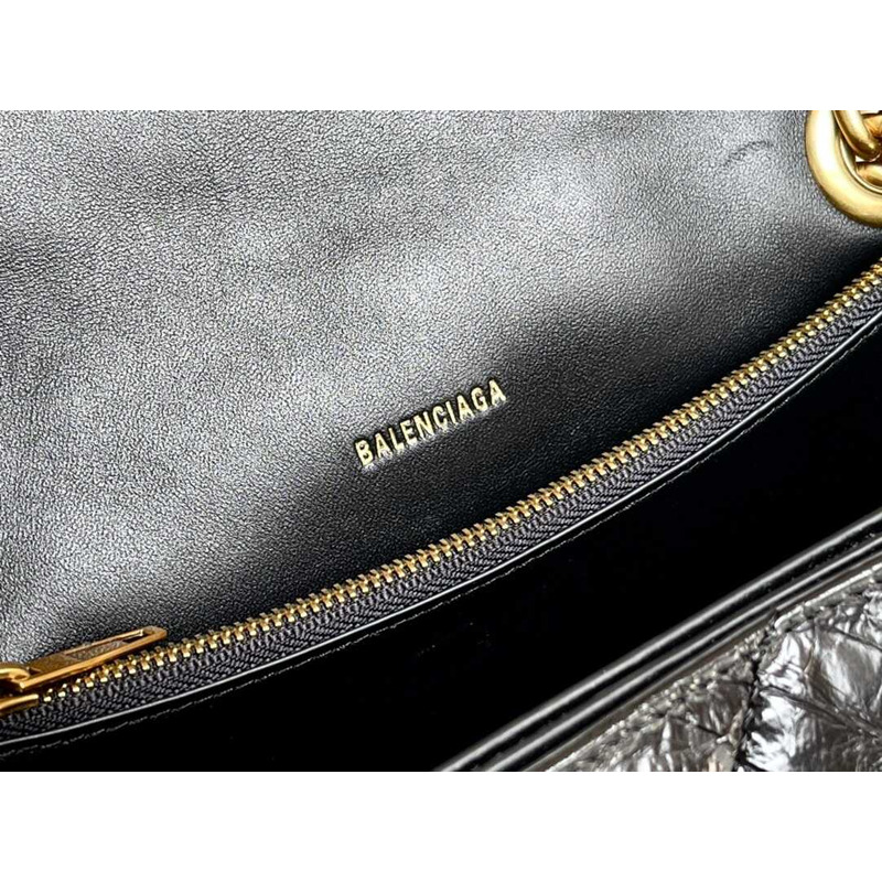 Ba*len*cia*ga crush quilted shoulder bag calfskin beige black
