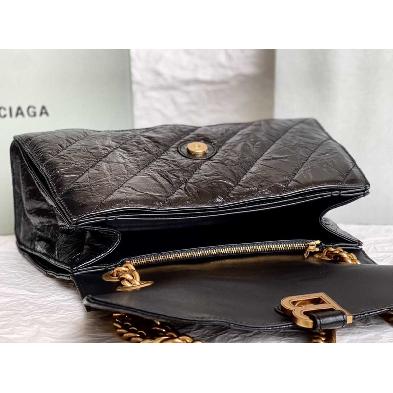 Ba*len*cia*ga crush quilted shoulder bag calfskin beige black