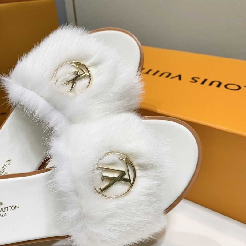 l**is V*t*n white furry slippers