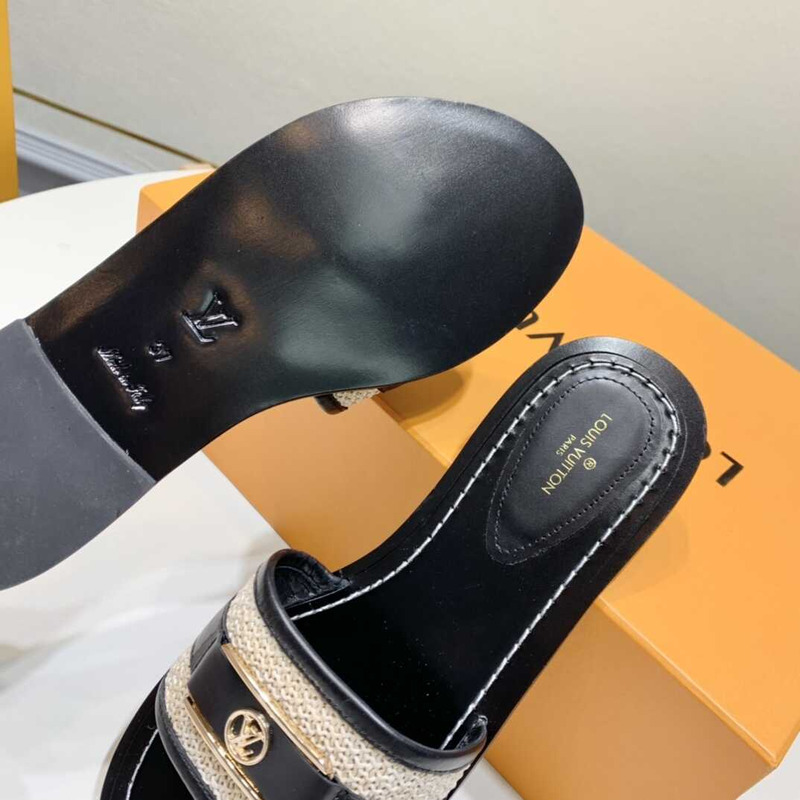 l**is V*t*n lock it flat mule black