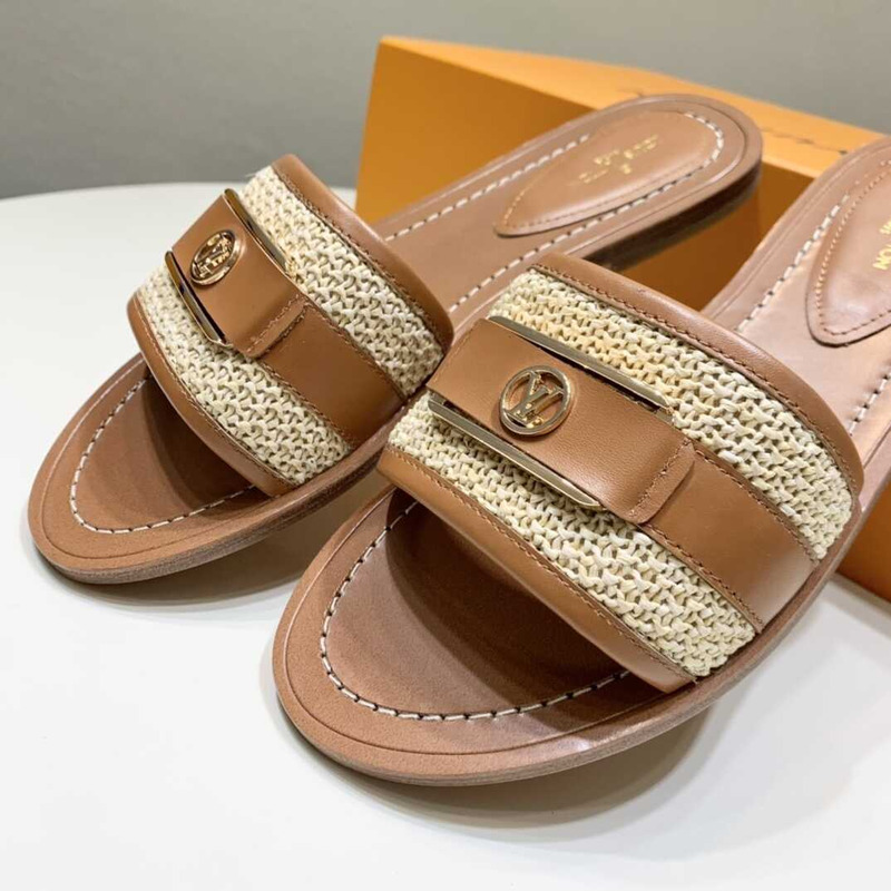 l**is V*t*n lock it flat mule beige