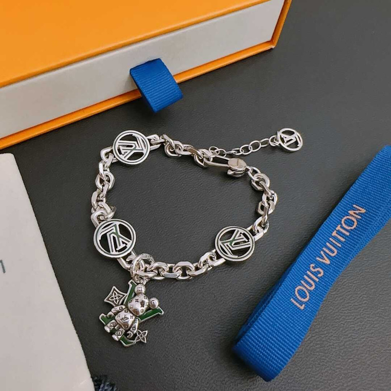 l**is V*t*n metal bracelet