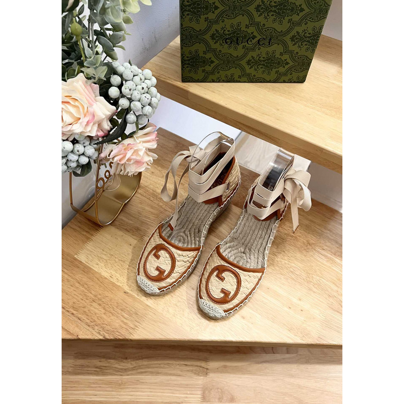 G*u*i straw sandals brown and beige