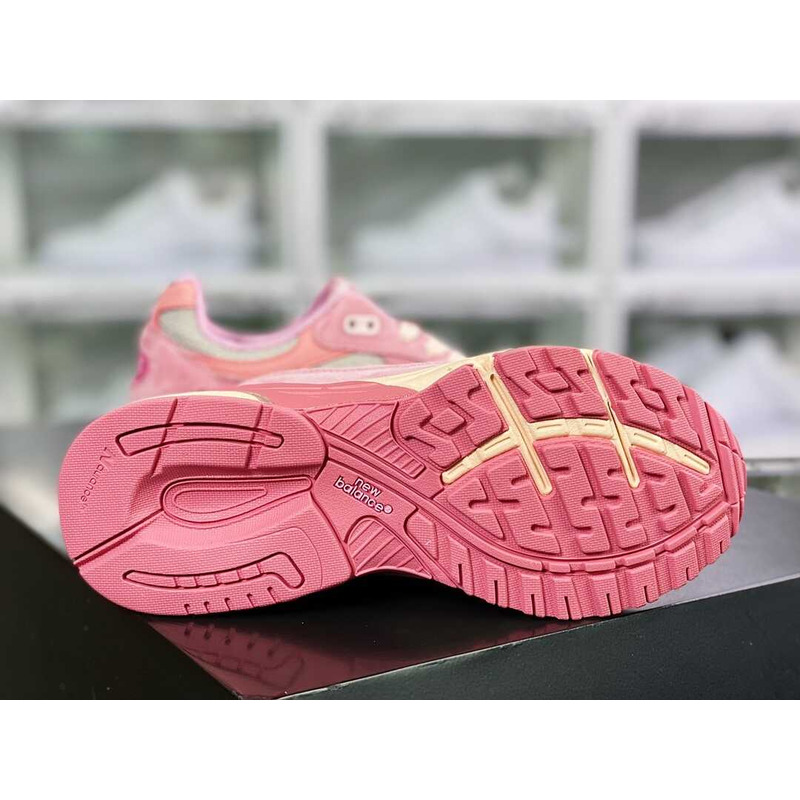 New Balance 993 Powder Pink