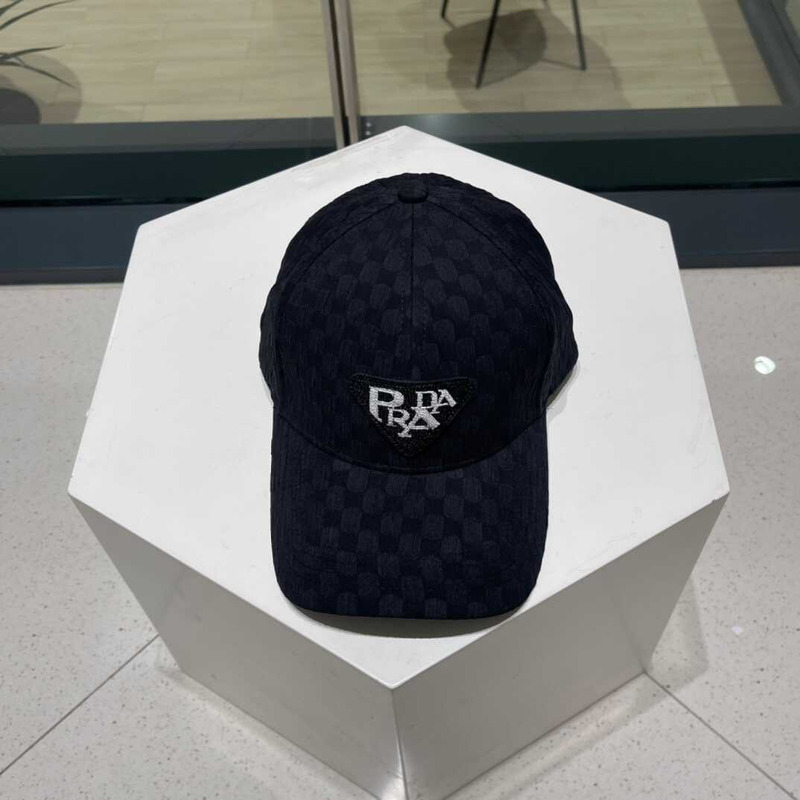Pra*a  baseball cap with logo black