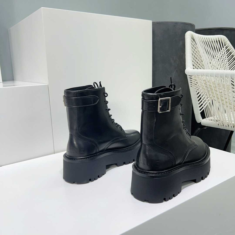 Ce**e black thick-soled lug lace-up ankle boots