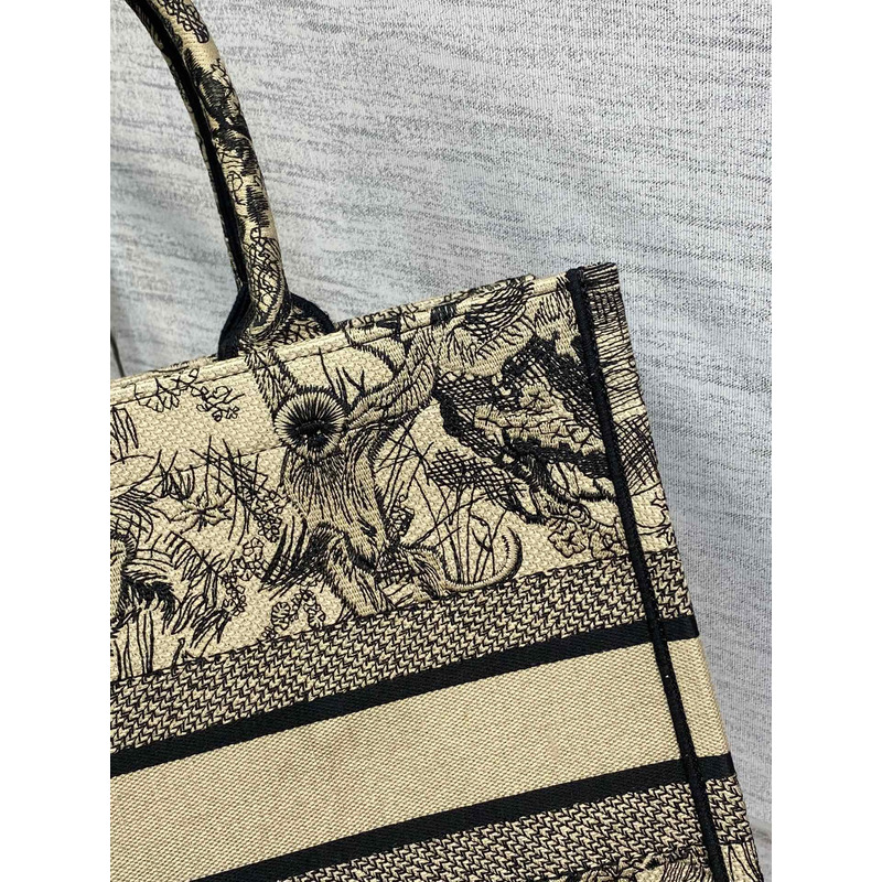 D*or medium D*or book tote beige/black