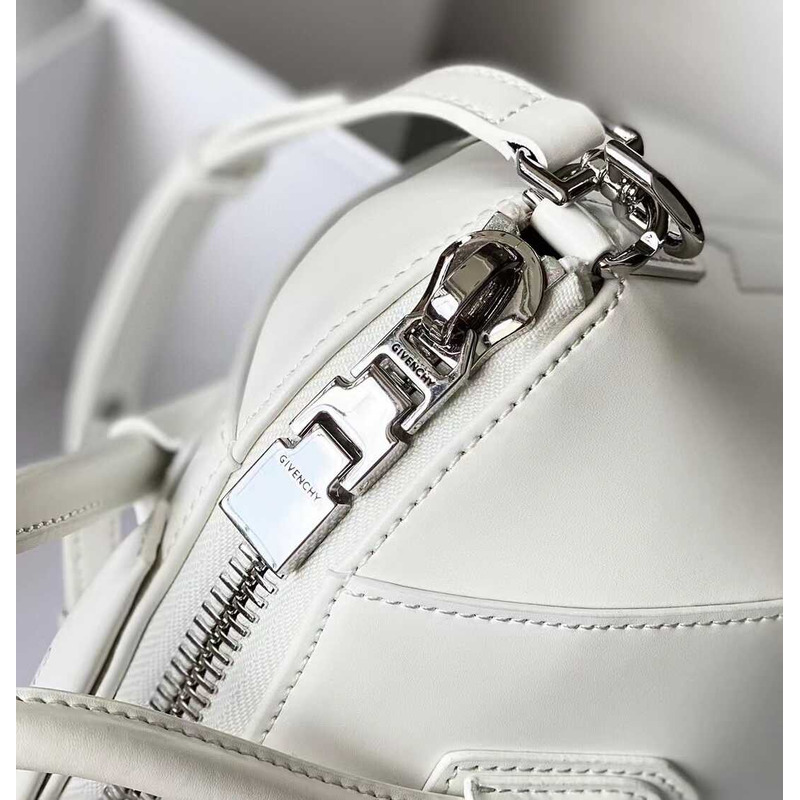 Givenchy Antigona Tote Glazed Mini White