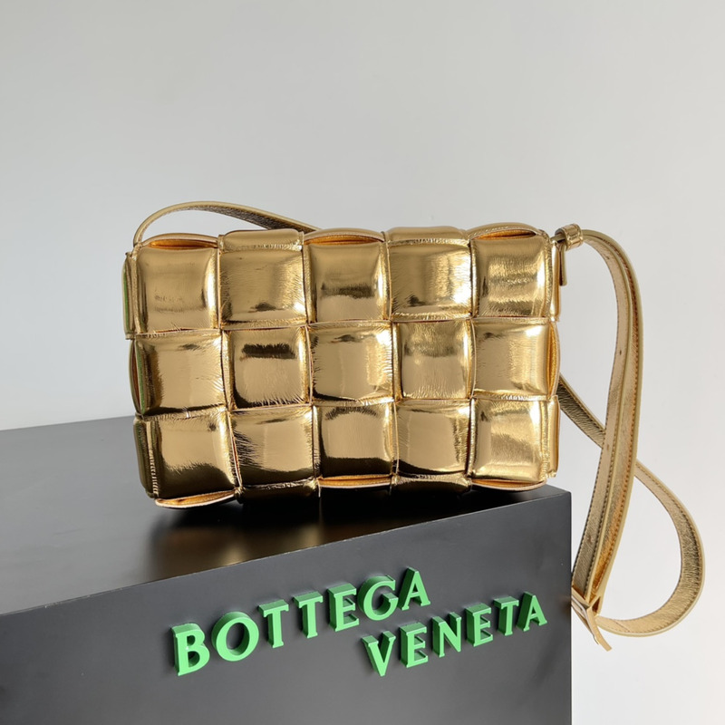 Bo*te*ga ve*ne*ta cassette bag gold