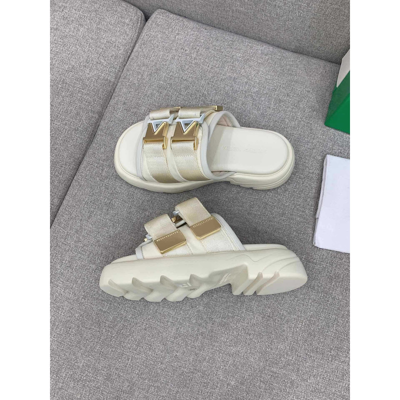 Bo*te*ga ve*ne*ta flash flat sandals white