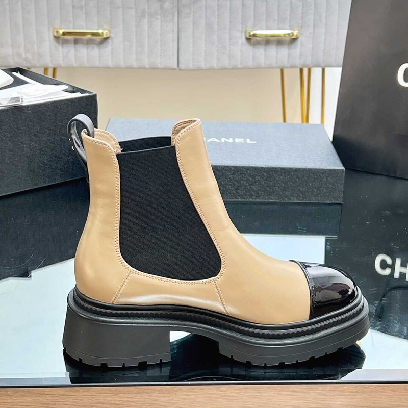 Ch*el calfskin cc logo chelsea boots beige