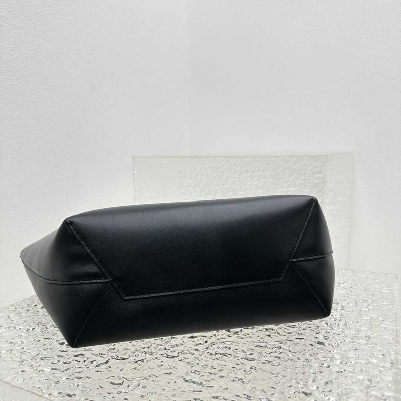 Ba*len*cia*ga mary-kate medium logo-embossed leather tote black
