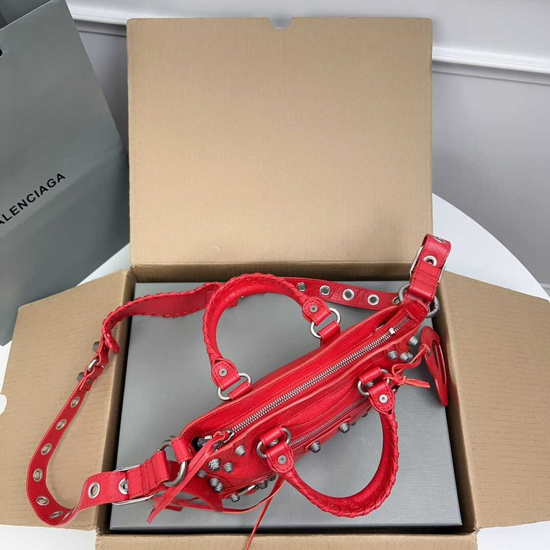 Ba*len*cia*ga neo cagole handbag xs red